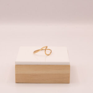 Hand shaped Gold-Fill wire wave ring.